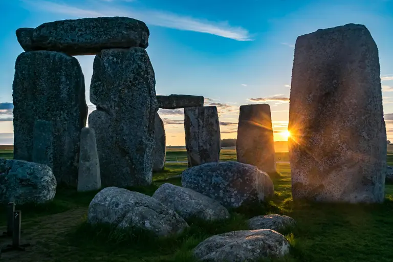 O altar de Stonehenge: Uma odisseia escocesa de 700 quilómetros