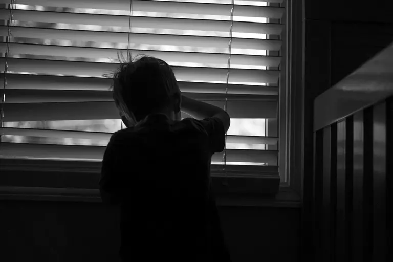 O que acontece ao cérebro de uma criança quando cresce num ambiente de violência?